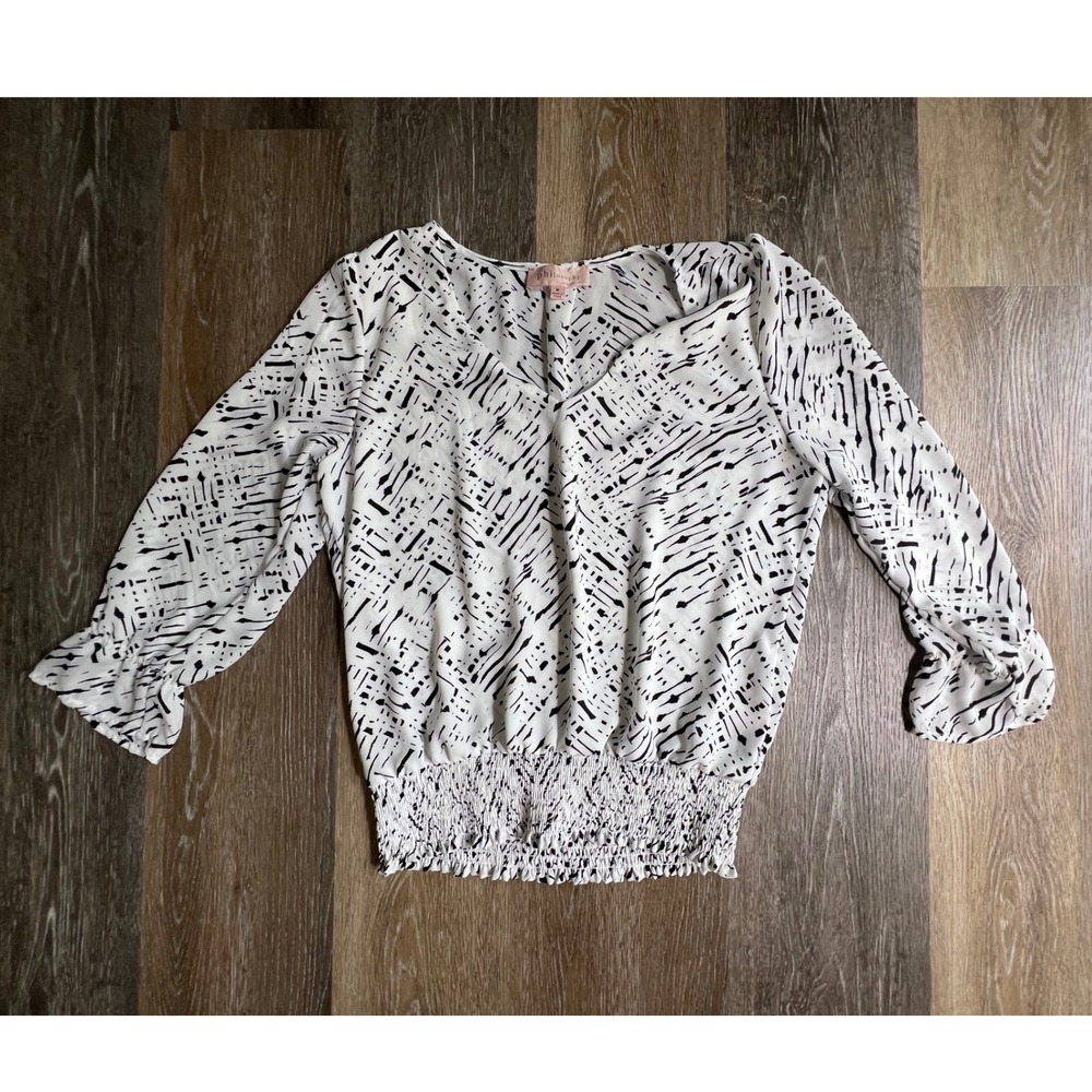 Philosophy Blouse Womens Medium White‎ Black Abstract Smocked V-Neck 3/4 Sleeve
